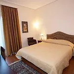 Otel Achillion